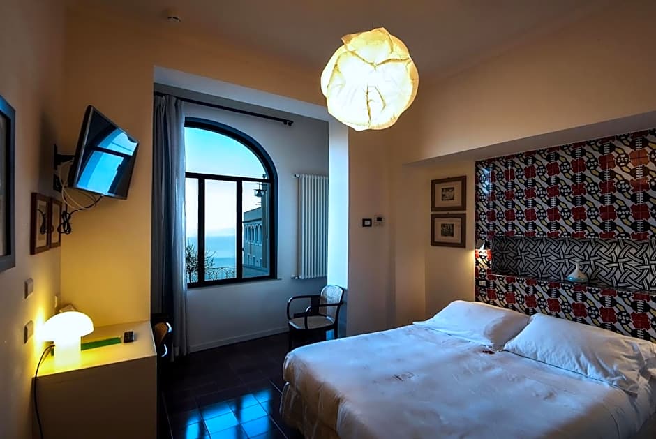Photo 1 of 25 of 1 Double Bed or 2 Beds, Sea View