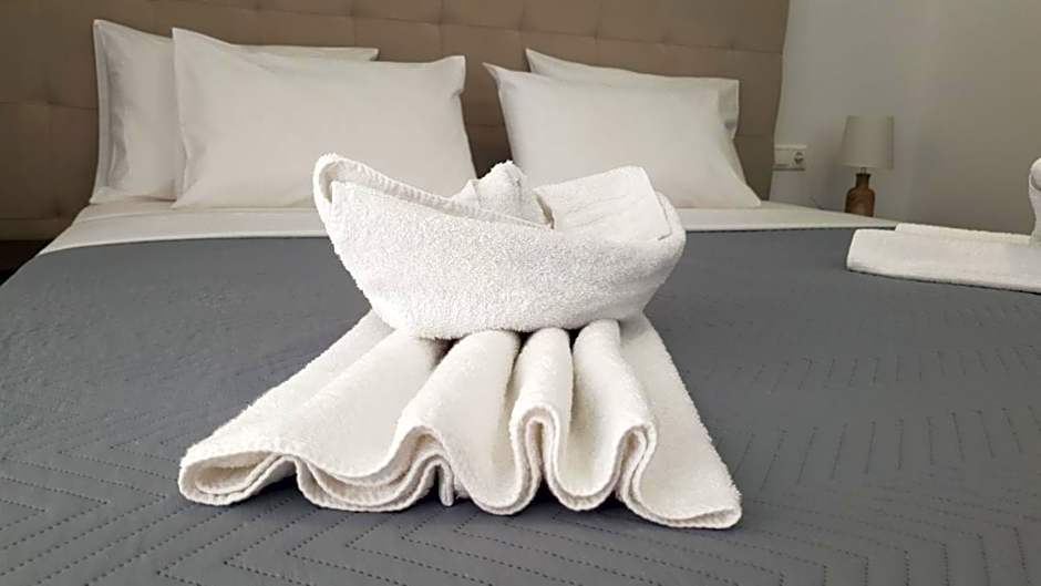 Odos Oneiron Tavronitis Bay