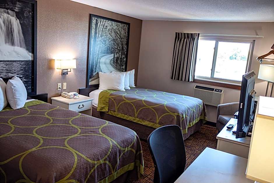 Super 8 by Wyndham Indianapolis Emerson