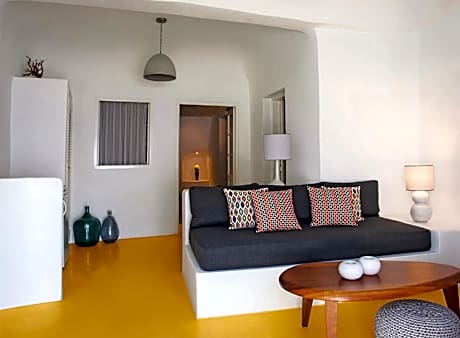 Senior Suite with Caldera View