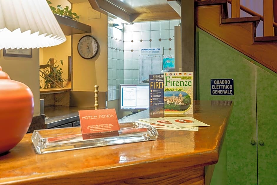 Hotel Monica