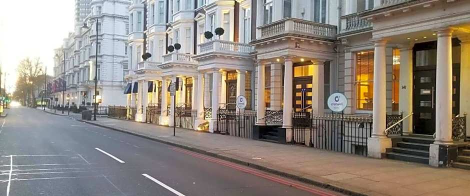 Cromwell International Hotel