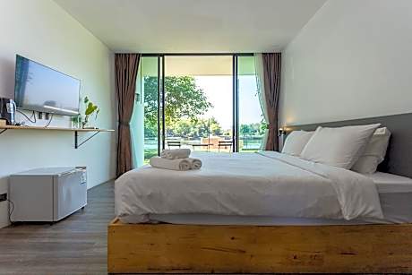 Superior Riverfront Room