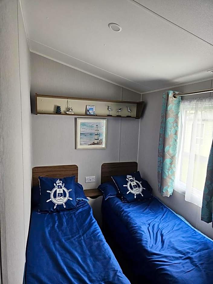 Haven Kent Coast Allhallows sleeps 8