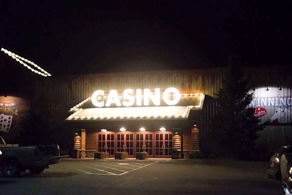 Holiday Inn Express & Suites Northwood By IHG