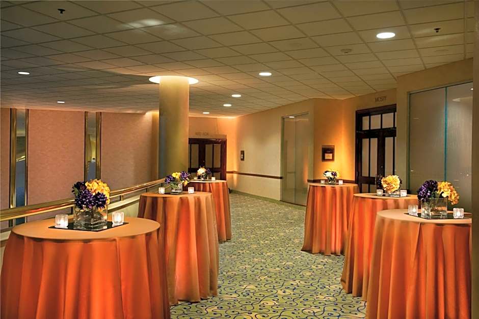 DoubleTree by Hilton Washington Dulles Airport