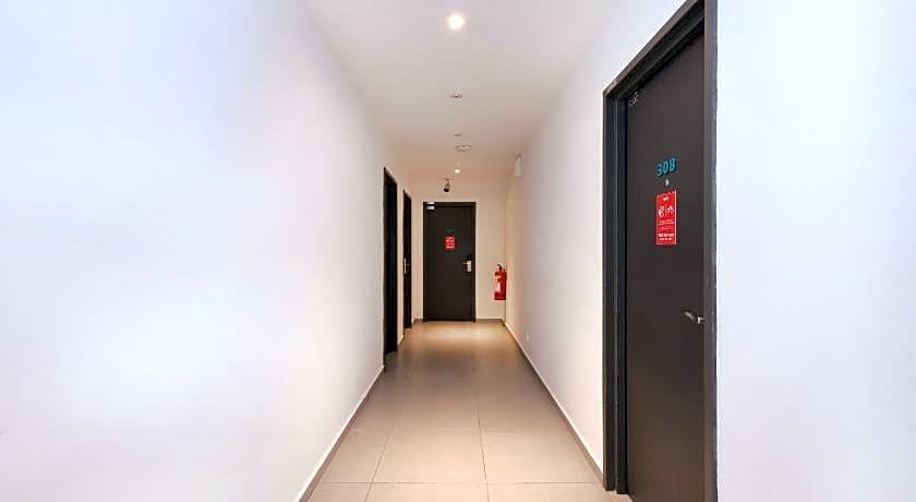 Super OYO 246 Link Inn