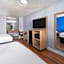 Super 8 by Wyndham Portsmouth - Norfolk