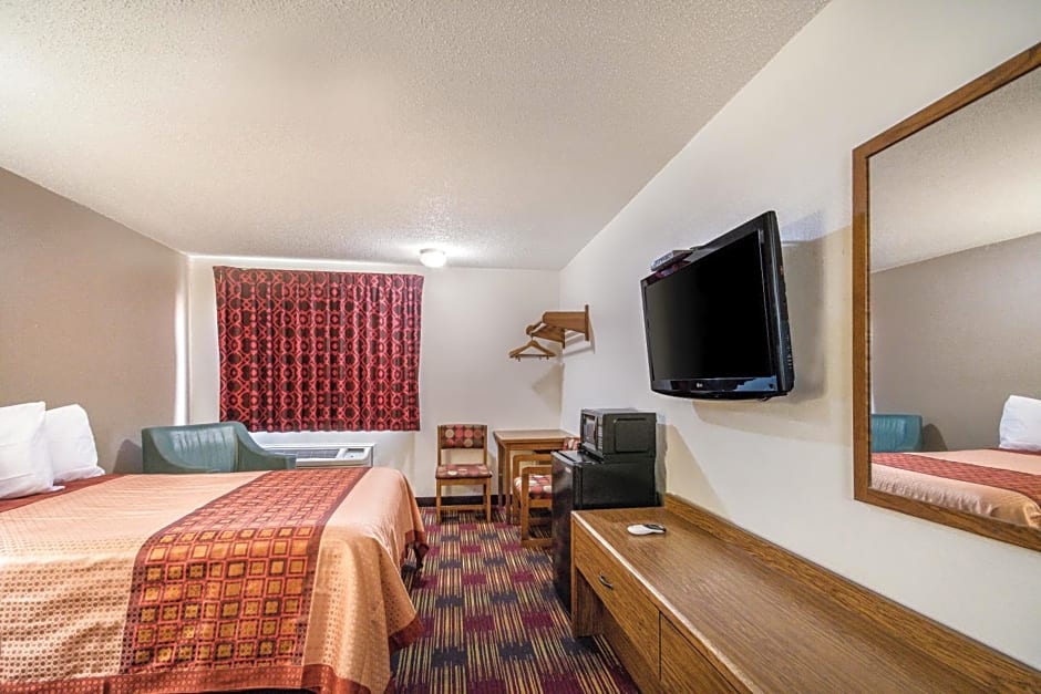 Americas Best Value Inn & Suites Harrisonville