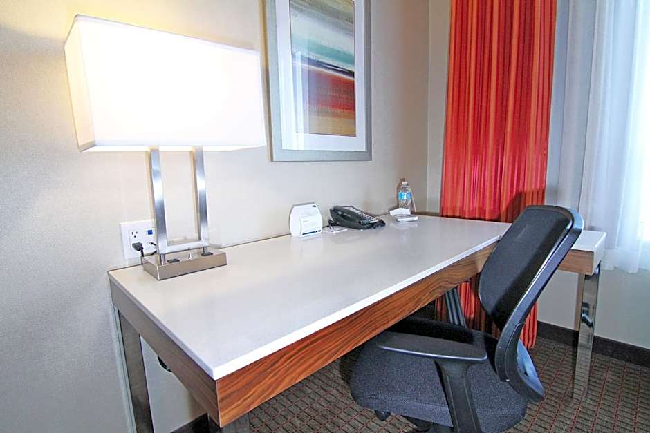 Holiday Inn Express and Suites Calgary University By IHG