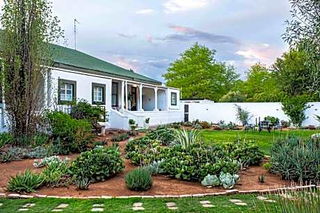 Karoo Ouberg Guest Lodge