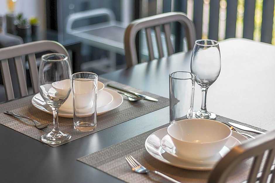 Zielo L101 New Building Studio Apt with AC Rooftop