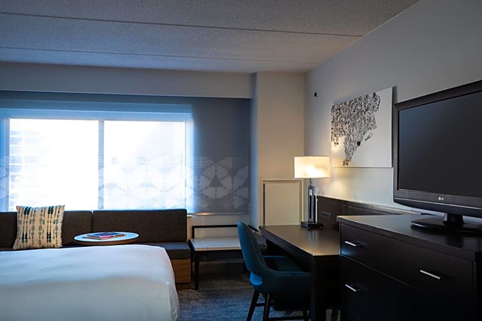 The Baronette Renaissance by Marriott Detroit-Novi Hotel