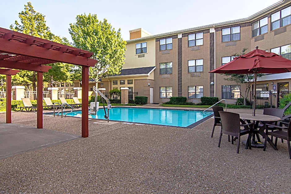 Comfort Suites NW Dallas Near Love Field
