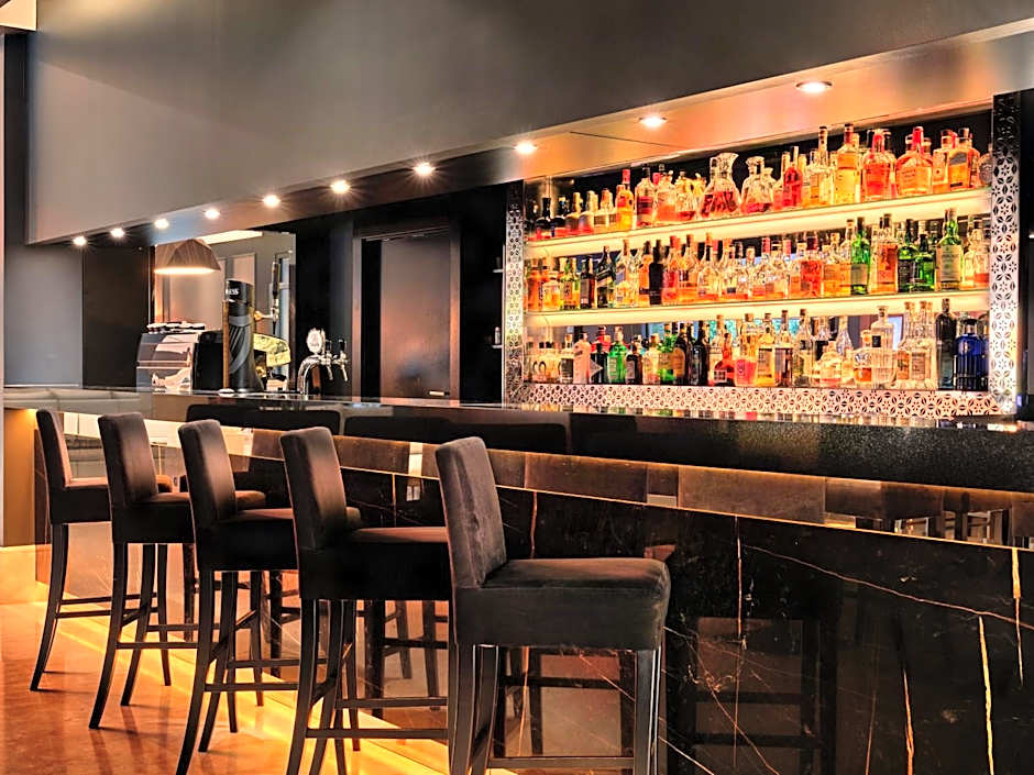 Heron Live Hotel Marina & SPA