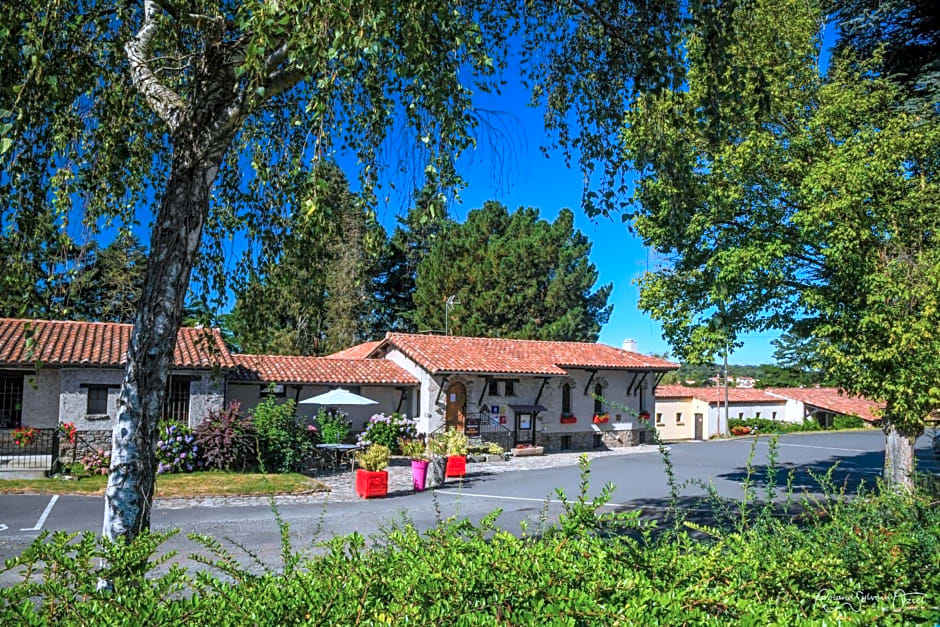 Logis Hôtel La Chaumière