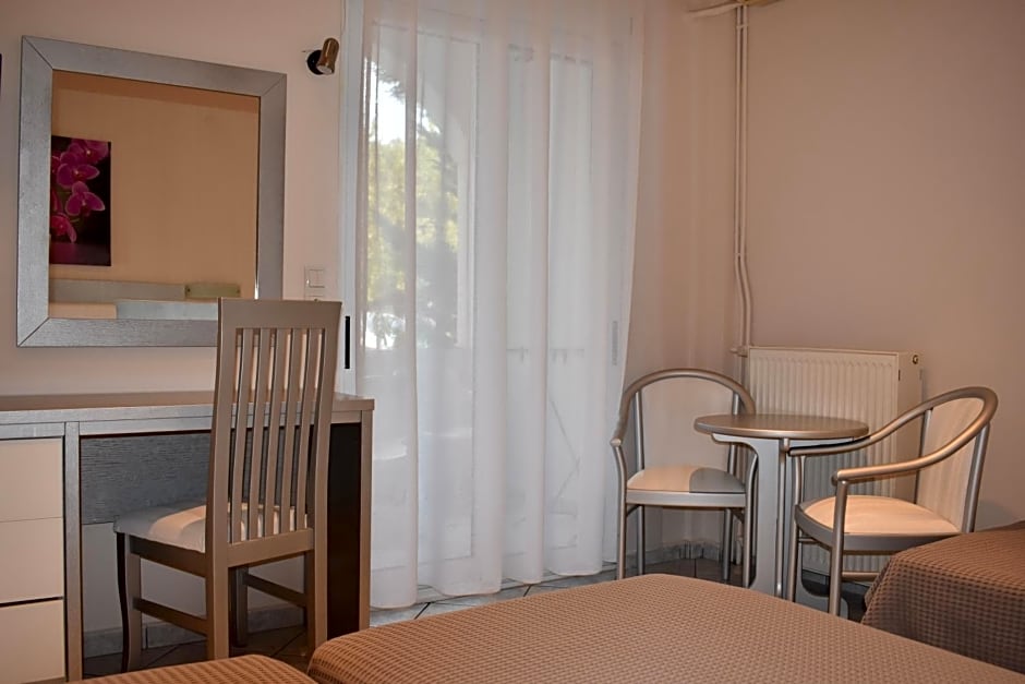 Marinis Boutique Rooms