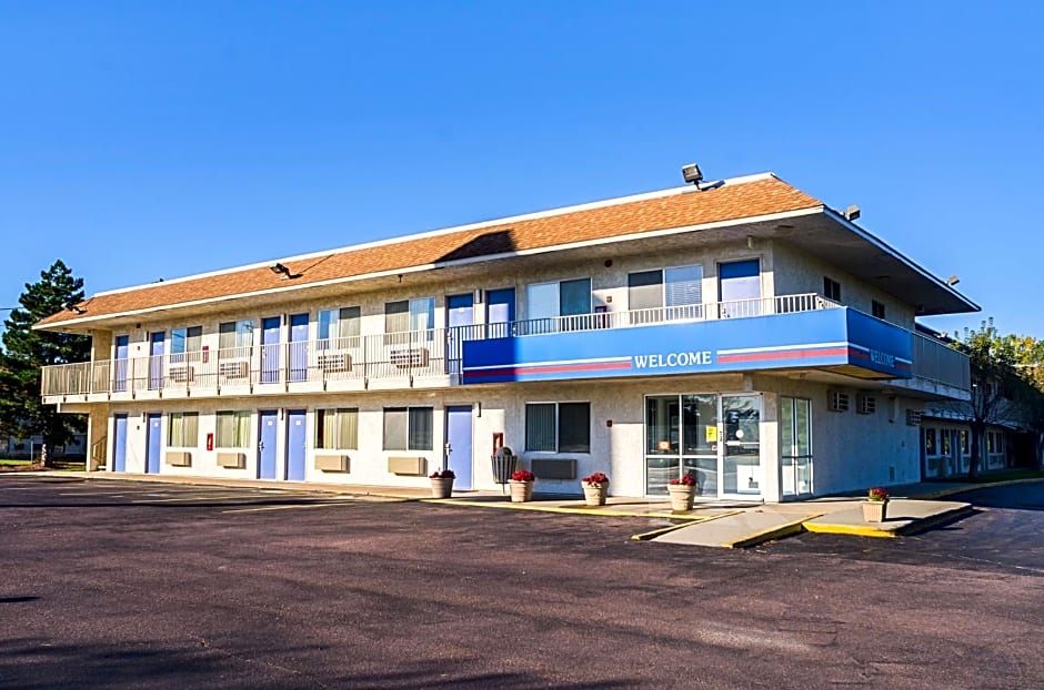 Motel 6 Mitchell, SD