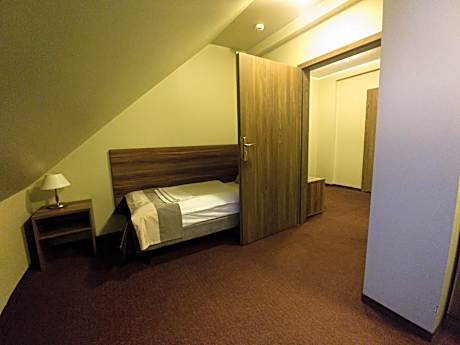 Quadruple Room with Private Bathroom