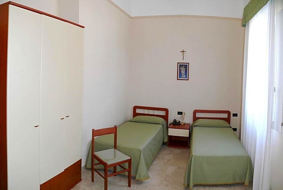 Albergo Casa Del Pellegrino