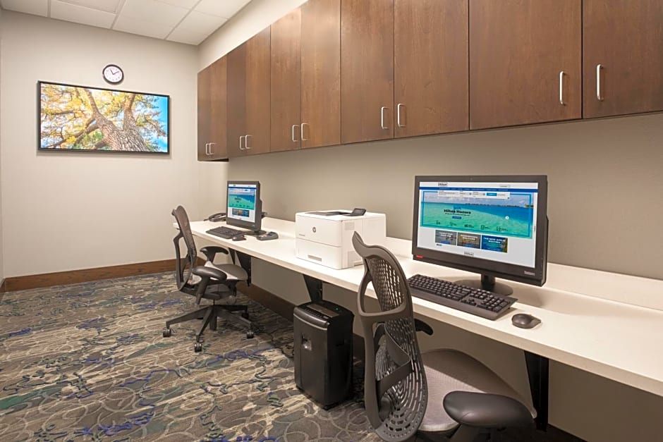 Hilton Garden Inn Omaha Aksarben Village