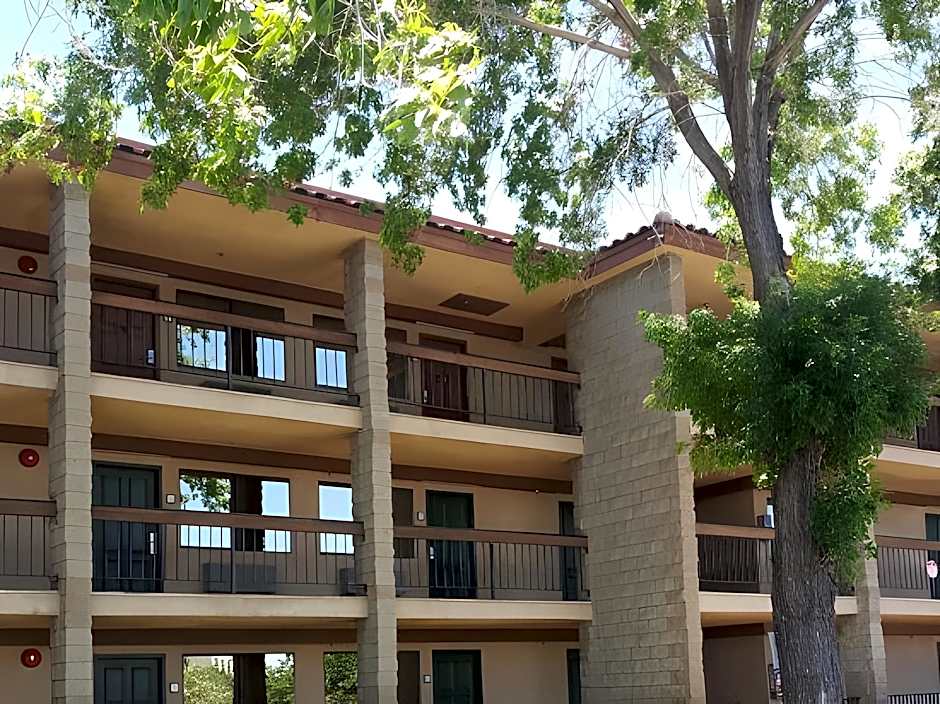 G T Hotels Inn & Suites Extended Suites