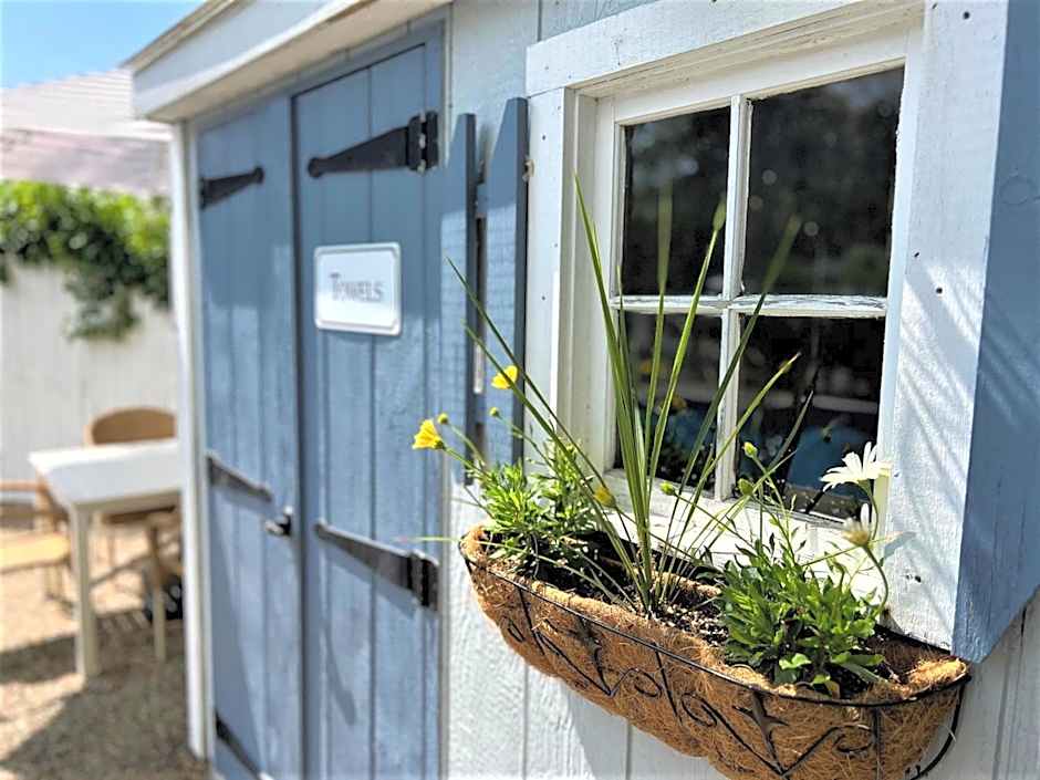 The Seagrove Suites & Guest Rooms