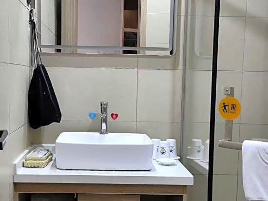 GreenTree Inn Huainan Tianjiaan District Wanda Plaza Express Hotel