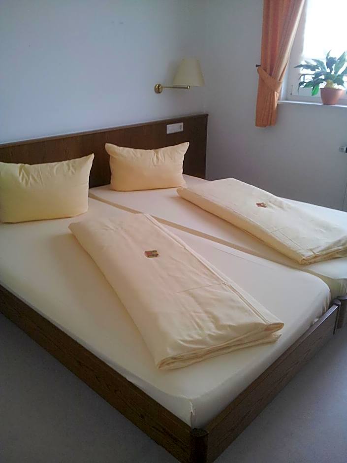 Hotel - Restaurant Hirschen - Werneths Landgasthof beim Europa- Park Rust