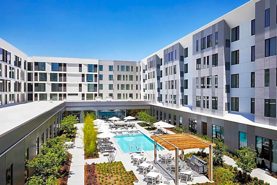 AC Hotel by Marriott Dallas by the Galleria