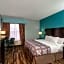 La Quinta Inn & Suites by Wyndham Knoxville East