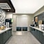 La Quinta Inn & Suites by Wyndham Fayetteville