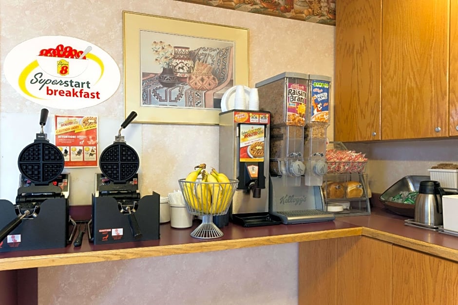 Super 8 by Wyndham Verona/Madison