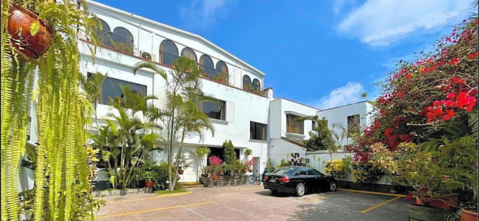 Photo 1 of 50 of Casa Bella Boutique Hotel San Isidro