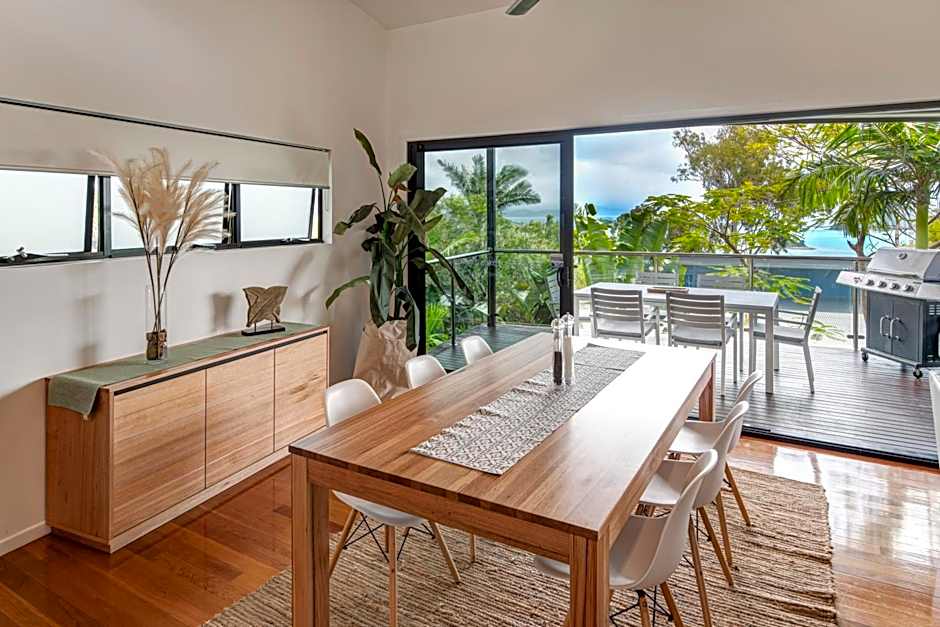 Pinnacle Apartments on Hamilton Island by HIHA