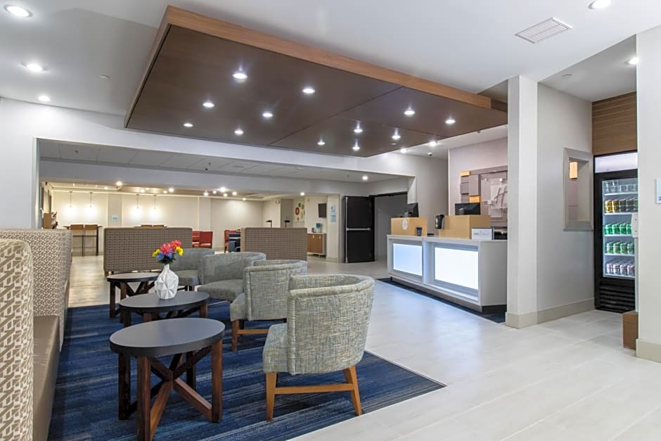 Holiday Inn Express Hotel & Suites Swansea By IHG