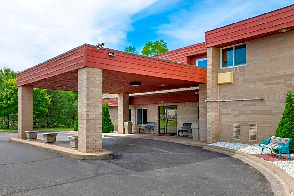 Econo Lodge River Falls