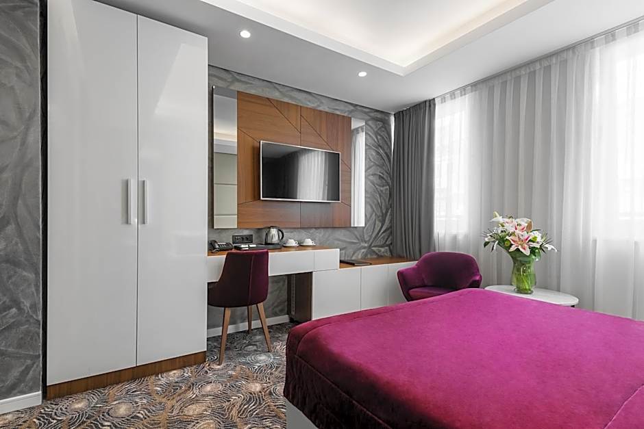 Sky Hotel