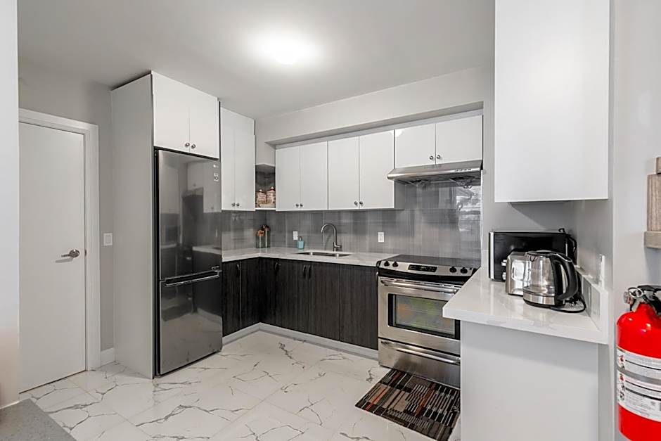 Beautiful renovated home 3 mins drive to Fall