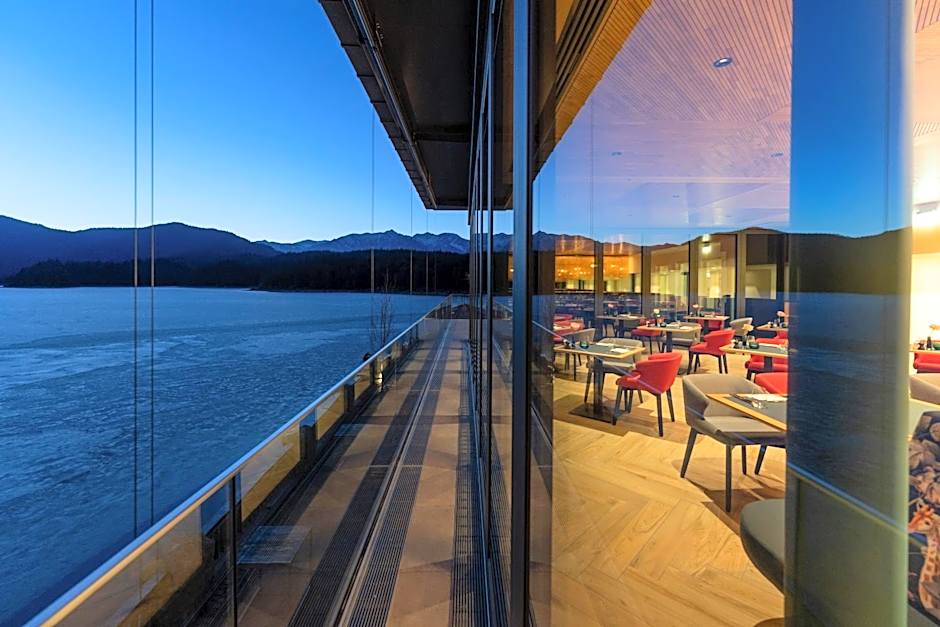 Eibsee Hotel