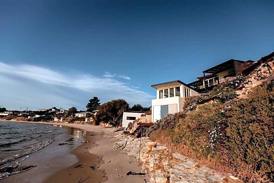 Beachfront Paradise in Opossum Bay
