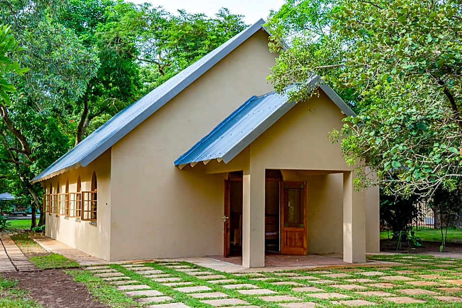 Hotel Numbi and Garden Suites