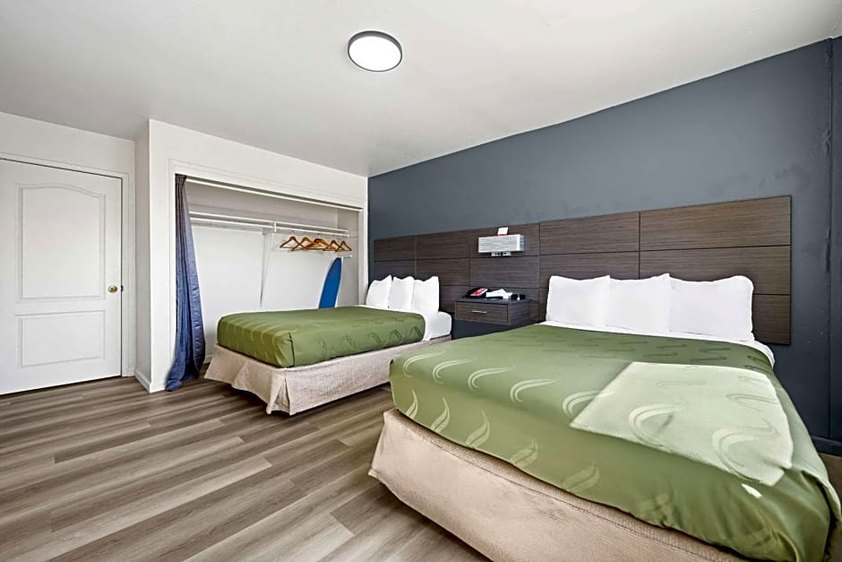 Econo Lodge Inn & Suites Heavenly Village Area