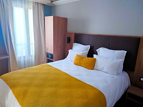 Twin Room with Shower