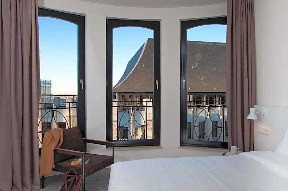 9Hotel Central