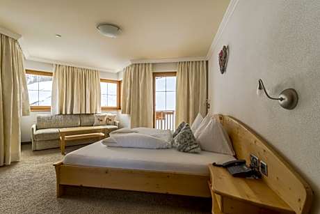 Double Room with Shower and Balcony