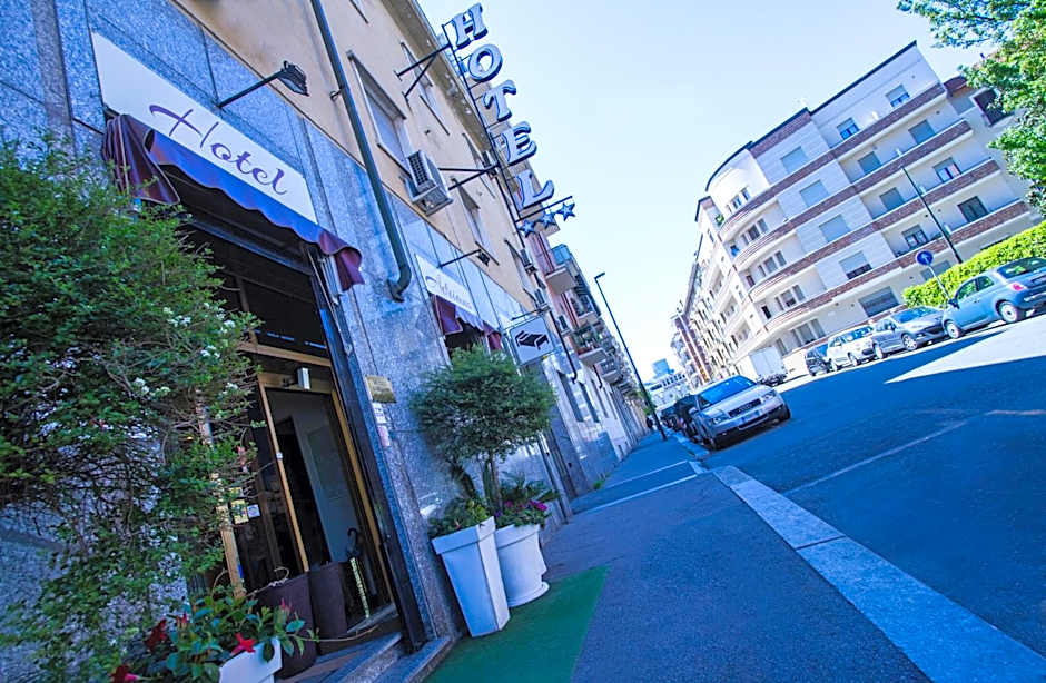 Hotel Adriano