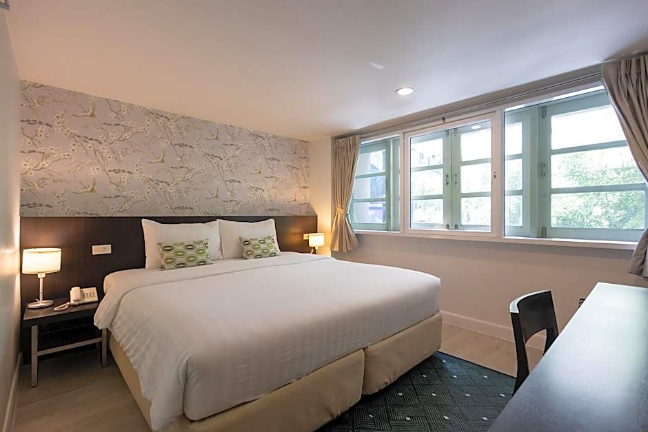 24 Inn at BTS Phrom Phong