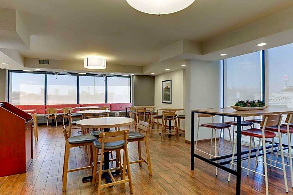 Drury Inn & Suites Marion