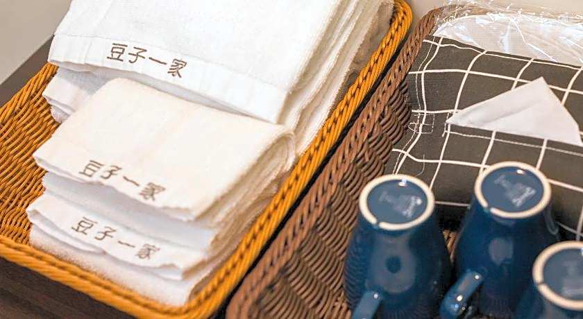 Douzi Hotel Taoyuan Airport Metro THSR A17